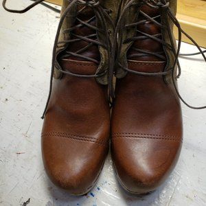 Bryr 38 two toned brown heels Booties